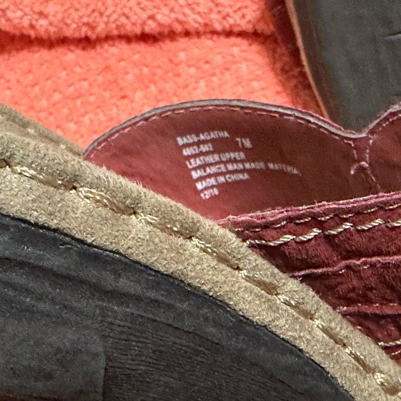 Bass Red and Brown Sandals with Leather Straps - Picture 6 of 6